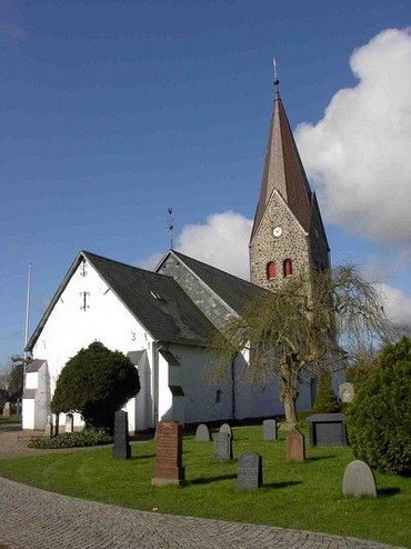 Kirken og dens inventar (Bov kirke)