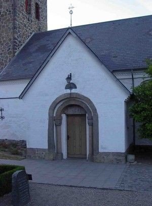 Kirken og dens inventar (Bov kirke)